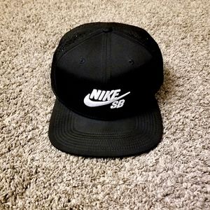 Mens Nike SB Snapback